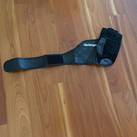 Harbinger wrist wrap gloves - Picture 6 of 7